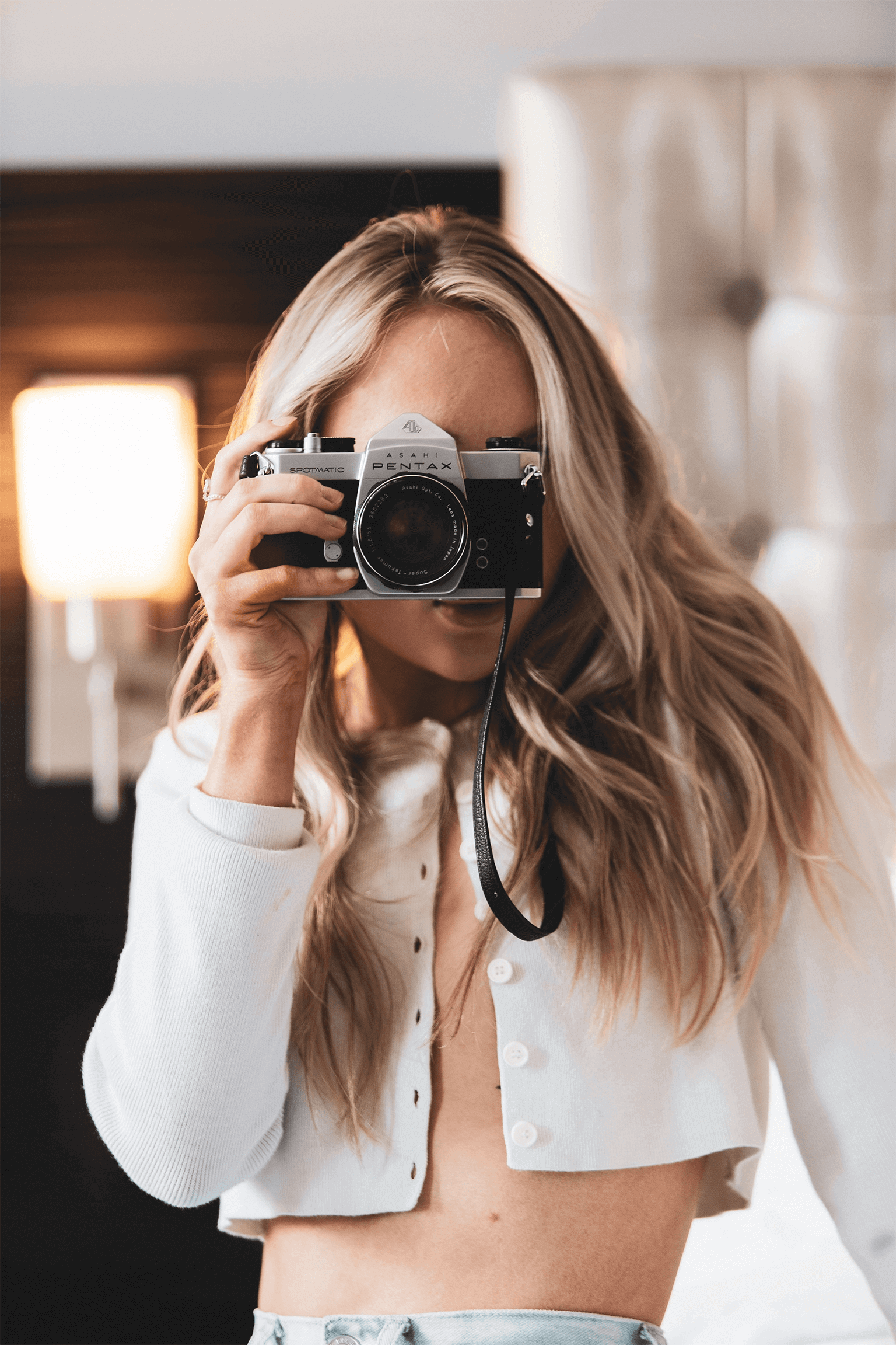 girl with photo camera